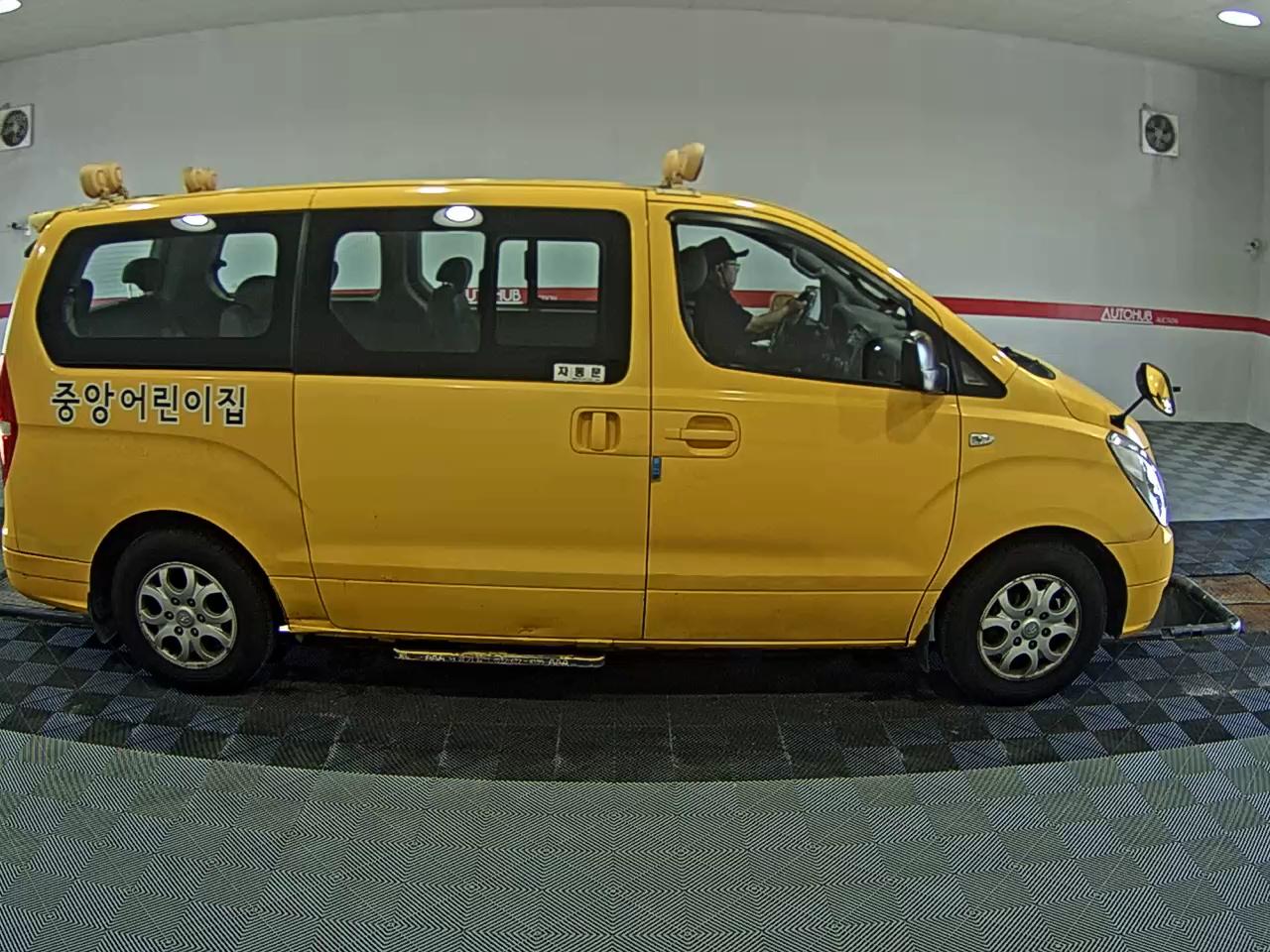 2009 - hyundai grand starex