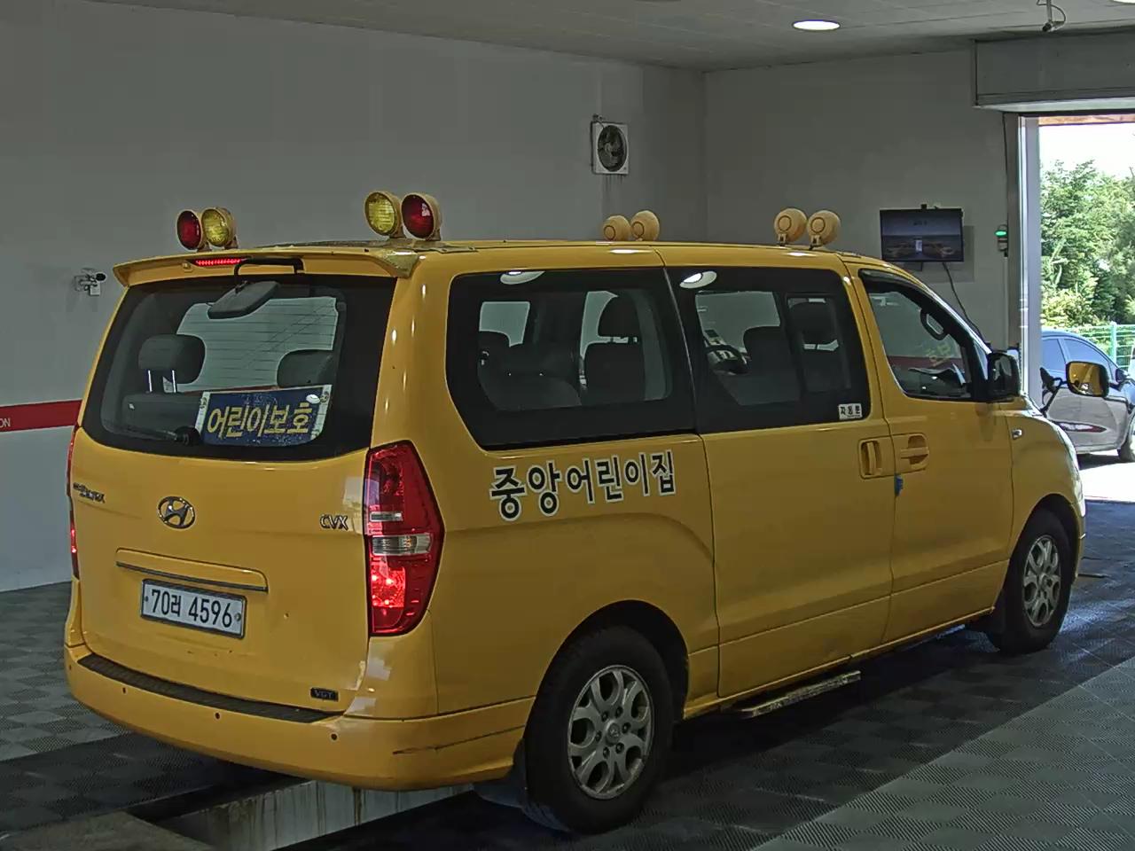 2009 - hyundai grand starex