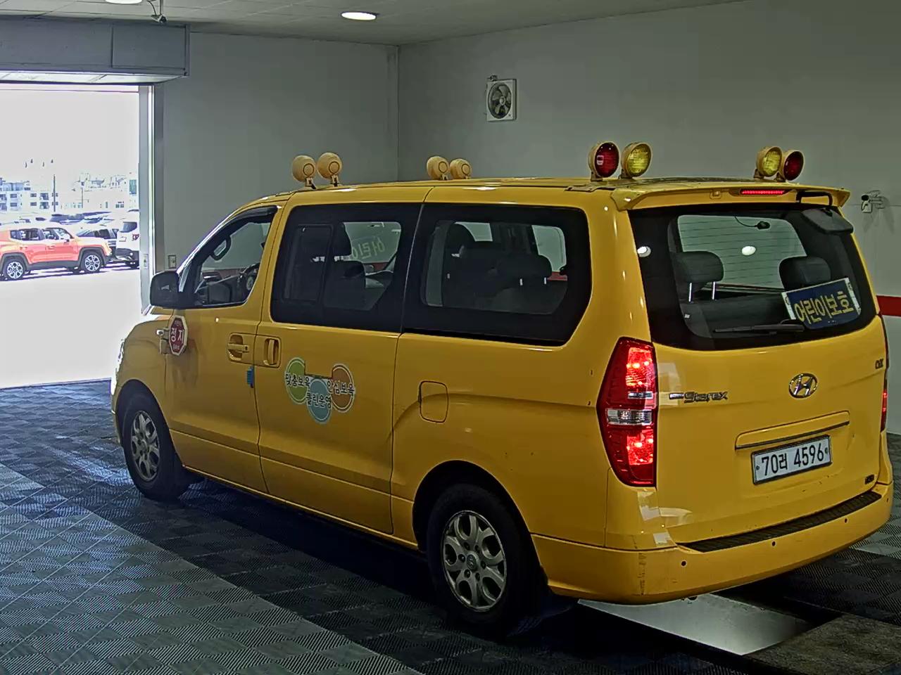 2009 - hyundai grand starex