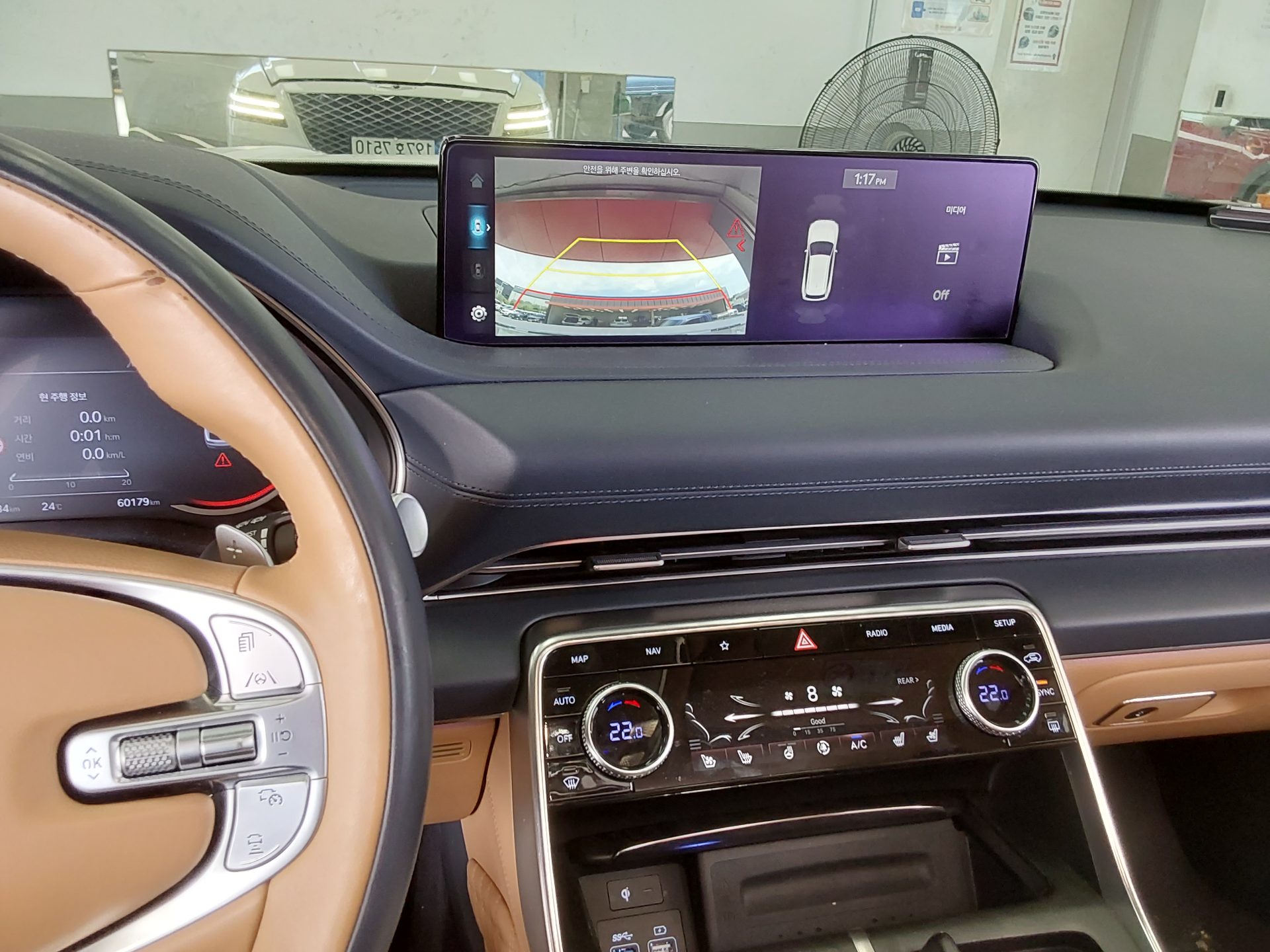 2022 - genesis gv80