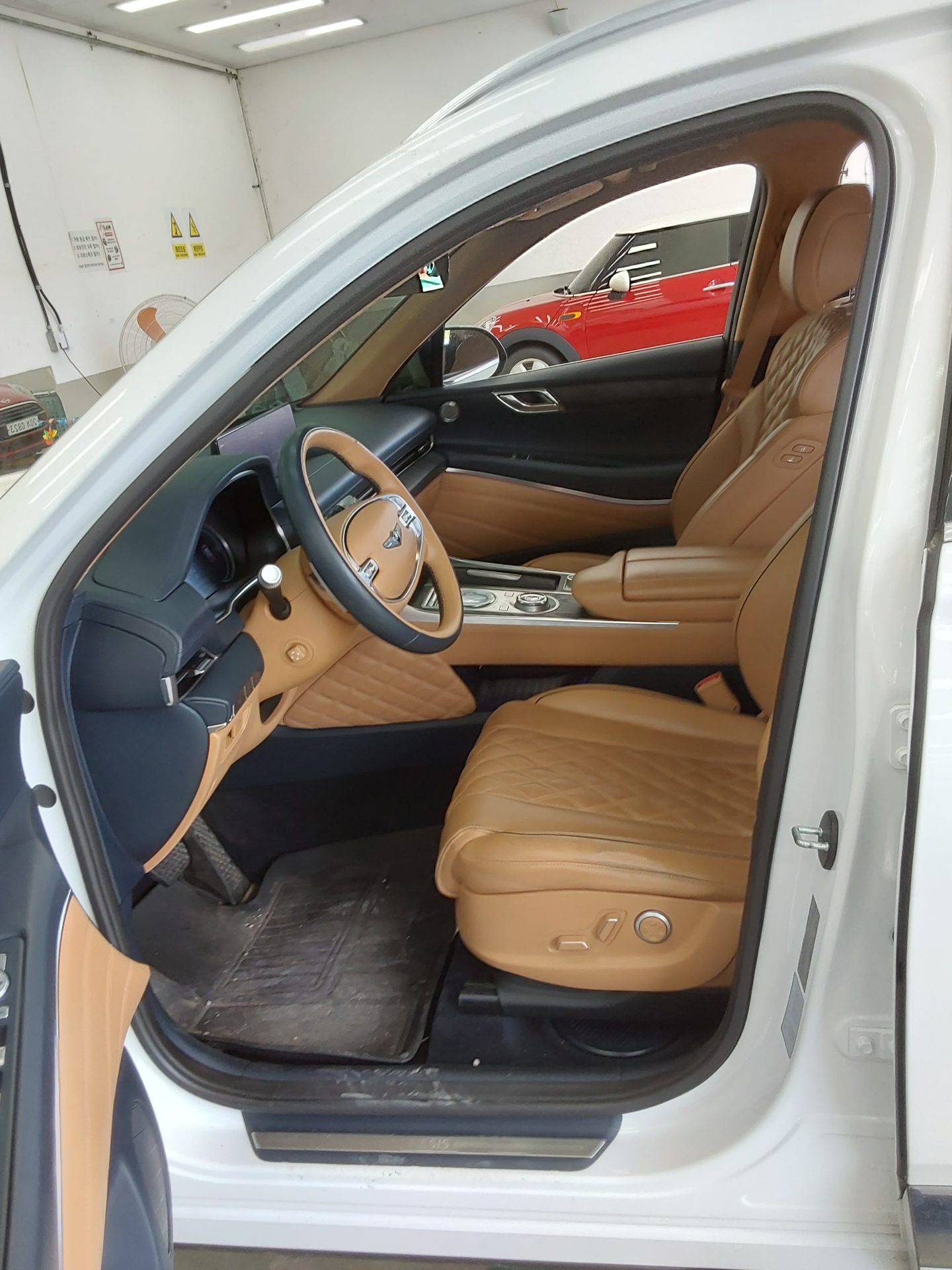 2022 - genesis gv80