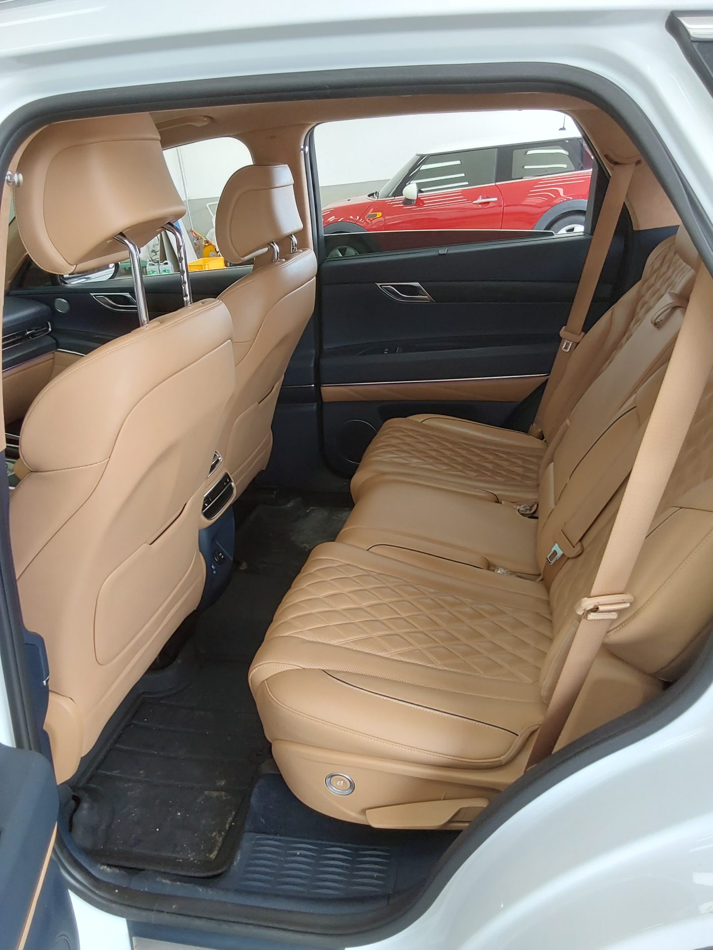 2022 - genesis gv80