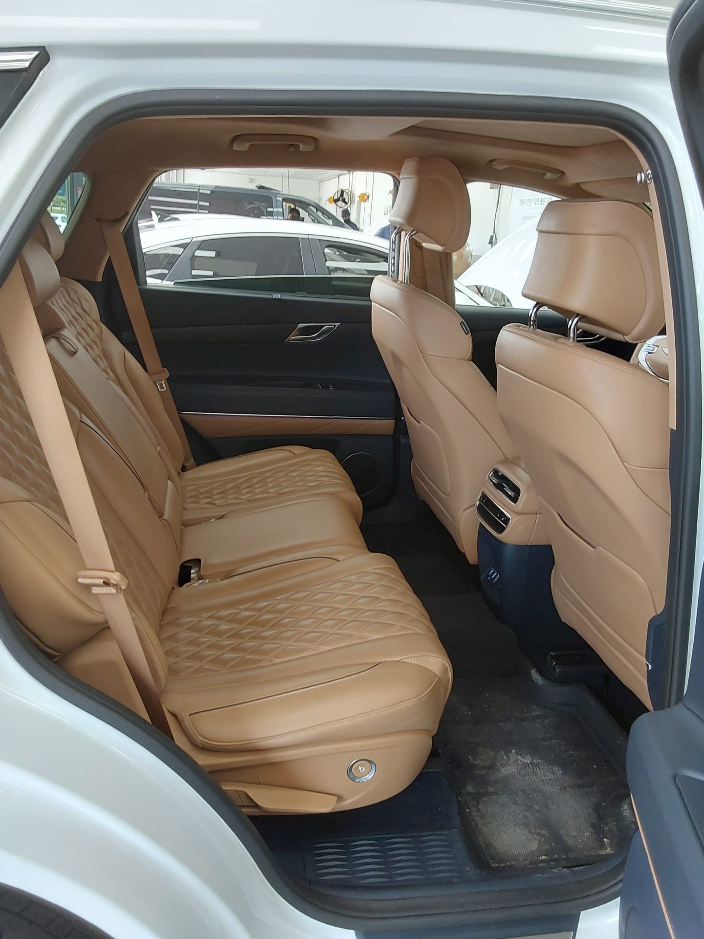2022 - genesis gv80
