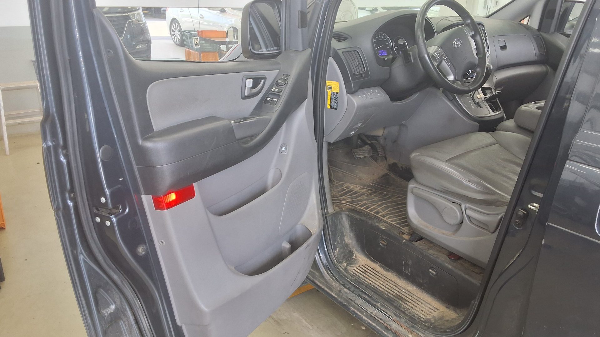 2018 - hyundai grand starex