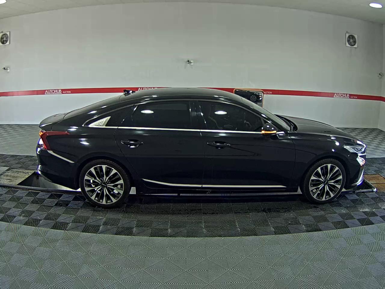 2022 - kia k8