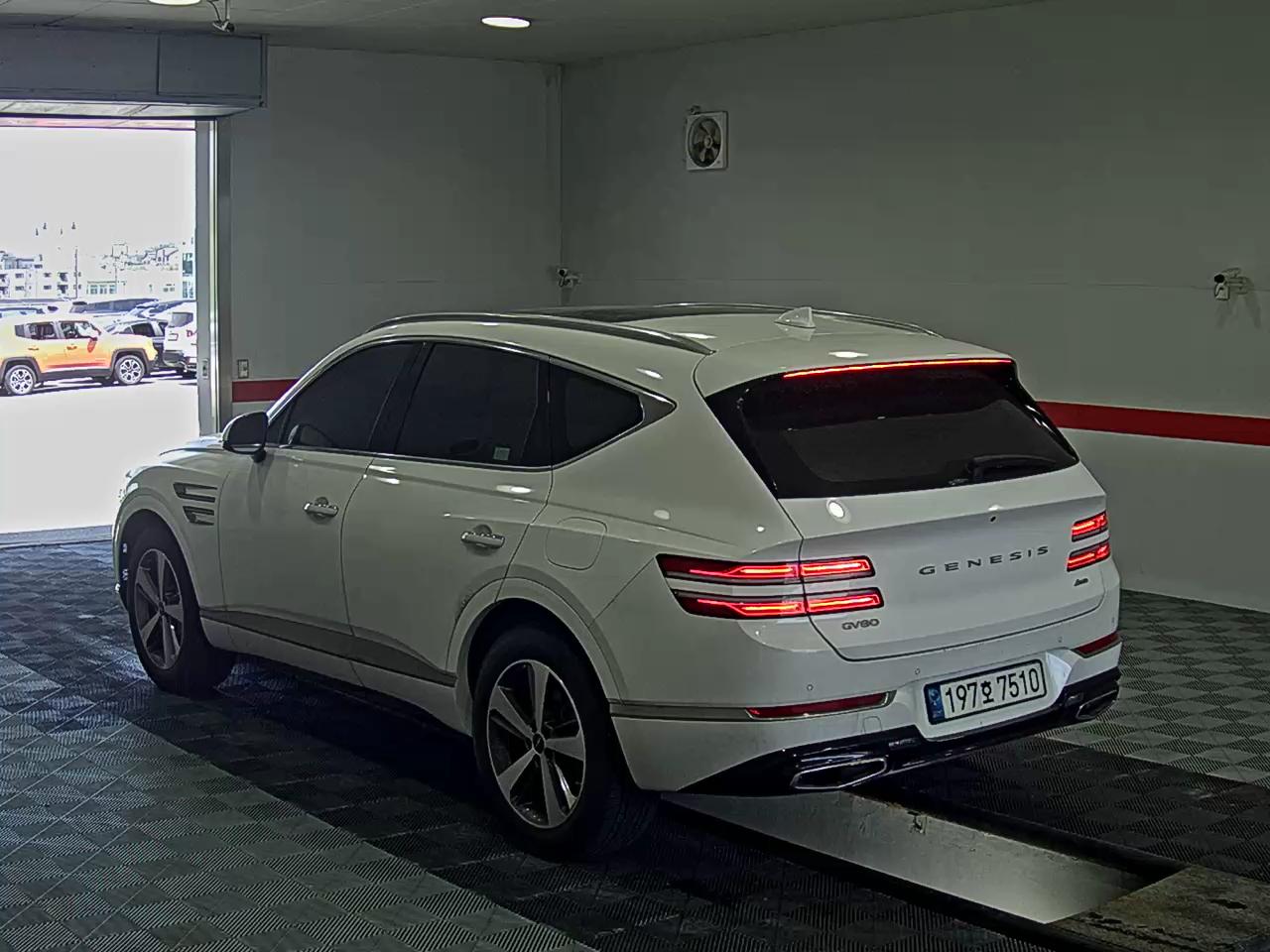 2022 - genesis gv80