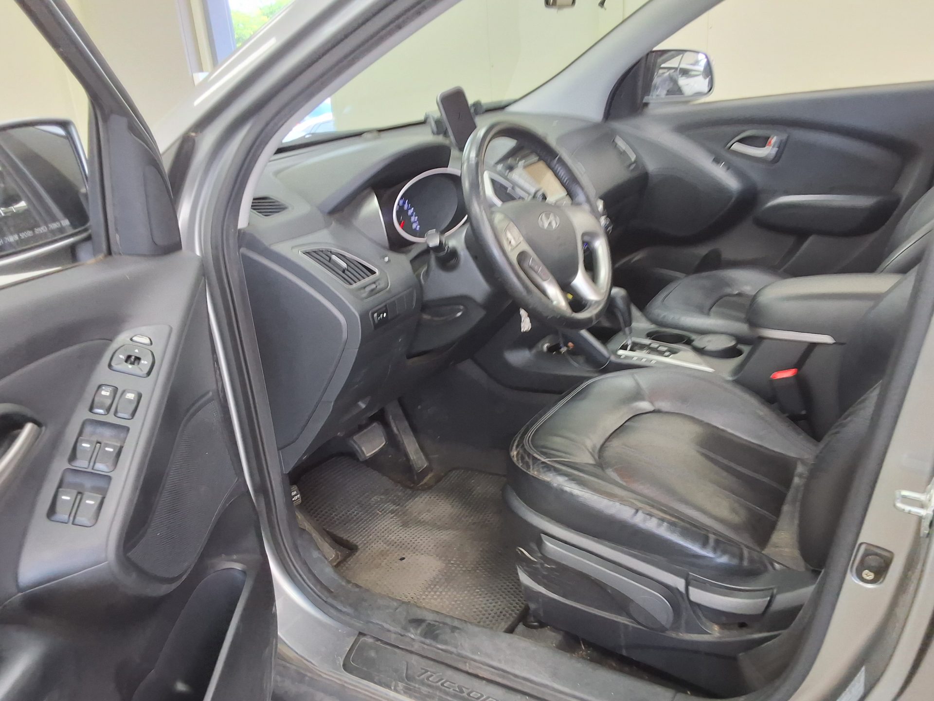 2010 - hyundai tucson