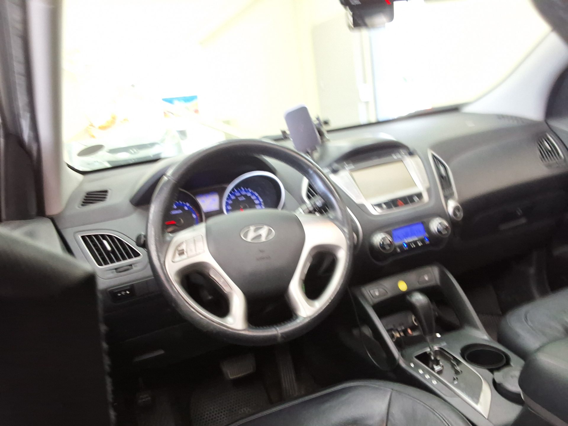 2010 - hyundai tucson