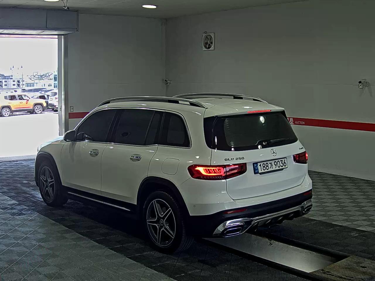 2022 - mercedes-benz glb 250