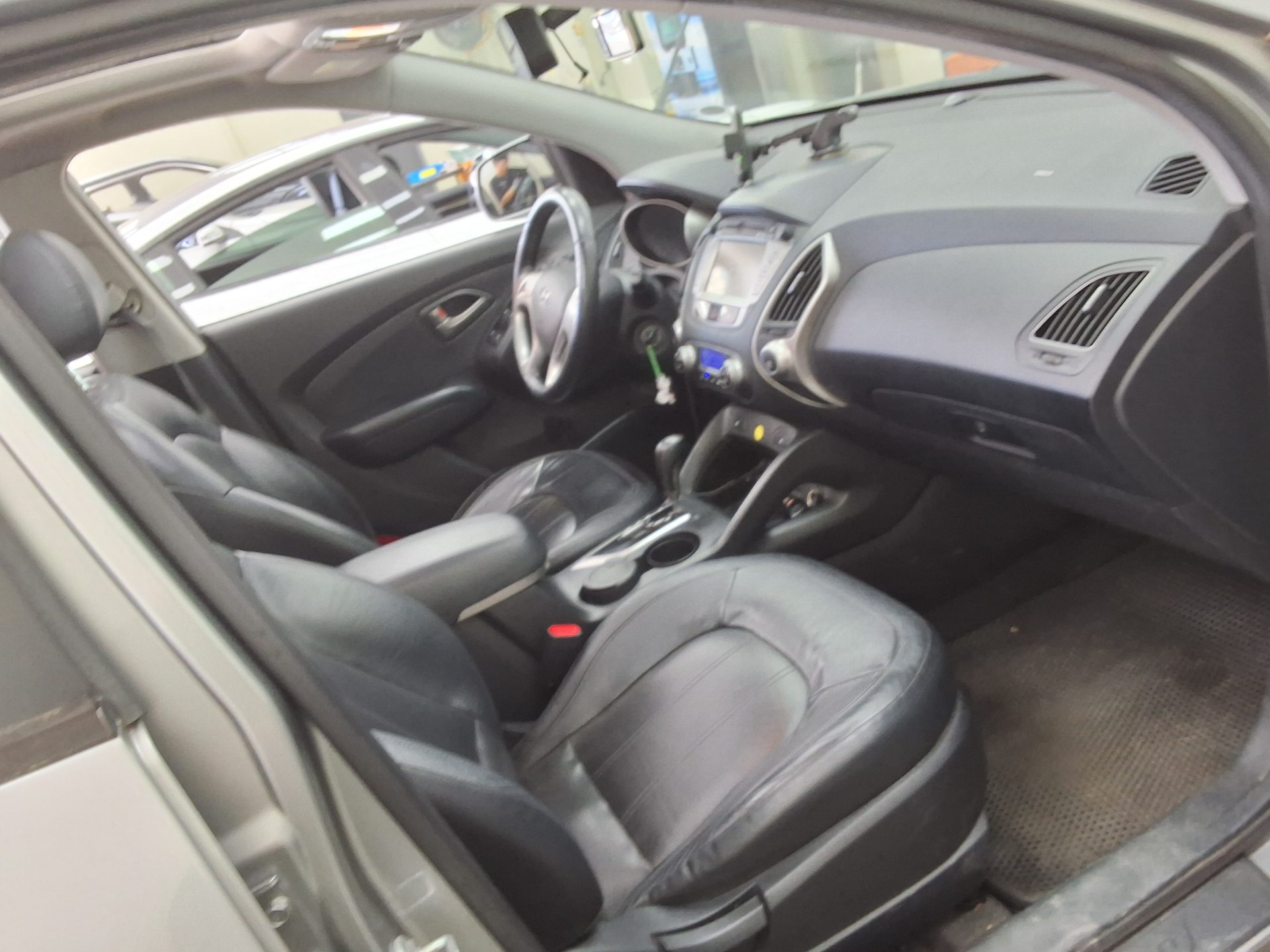 2010 - hyundai tucson