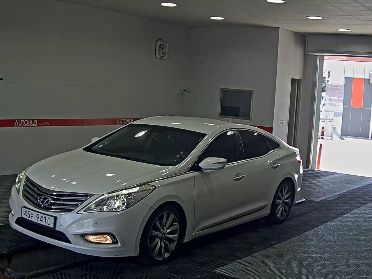 HYUNDAI GRANDEUR HG HG 300 ROYAL