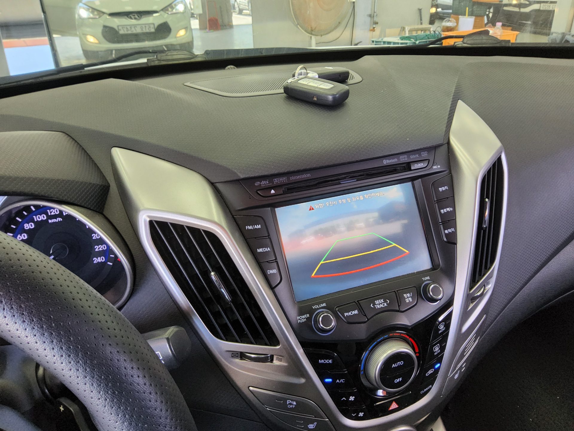2012 - hyundai veloster