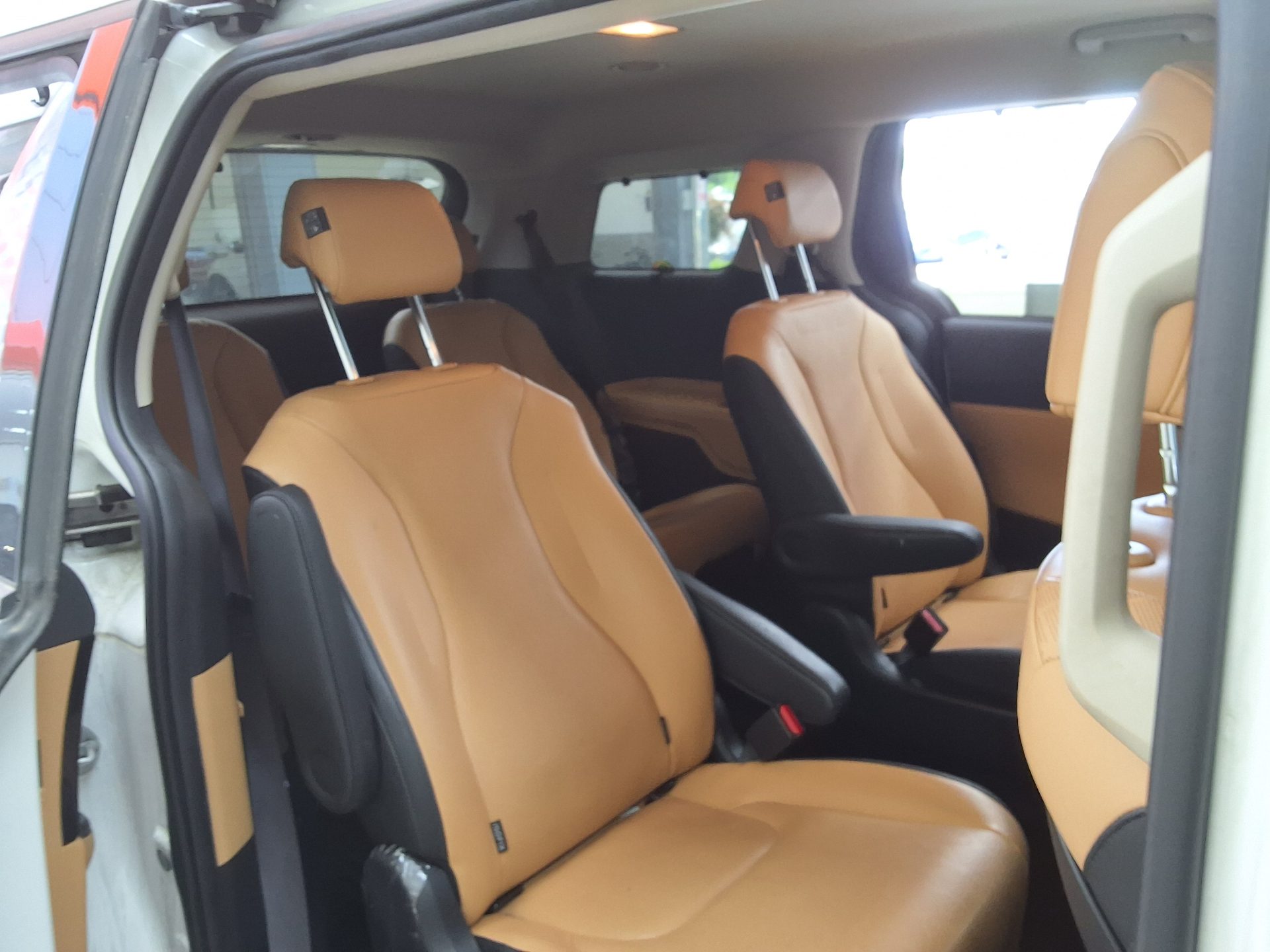 2022 - kia carnival