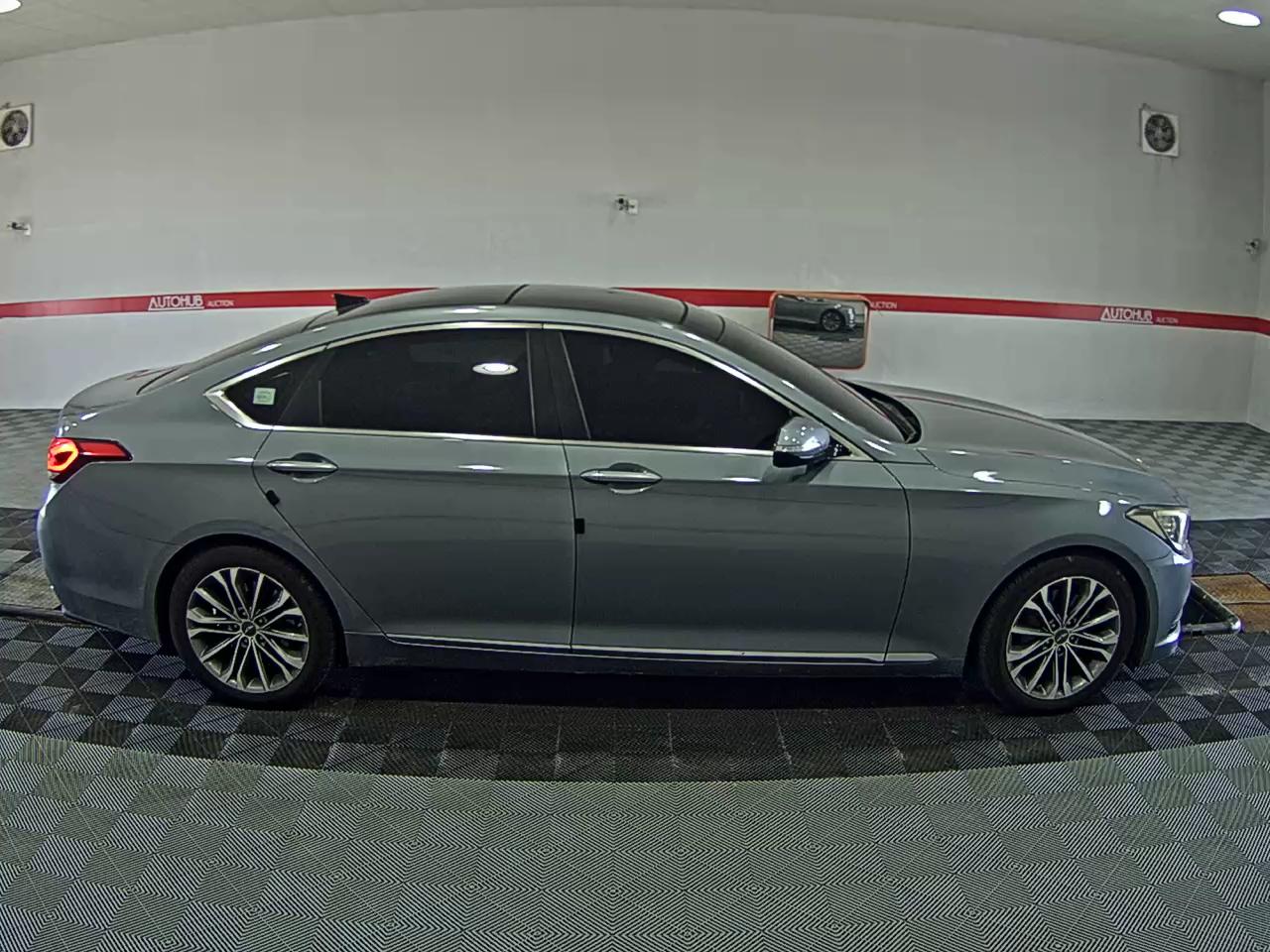 2014 - hyundai g330