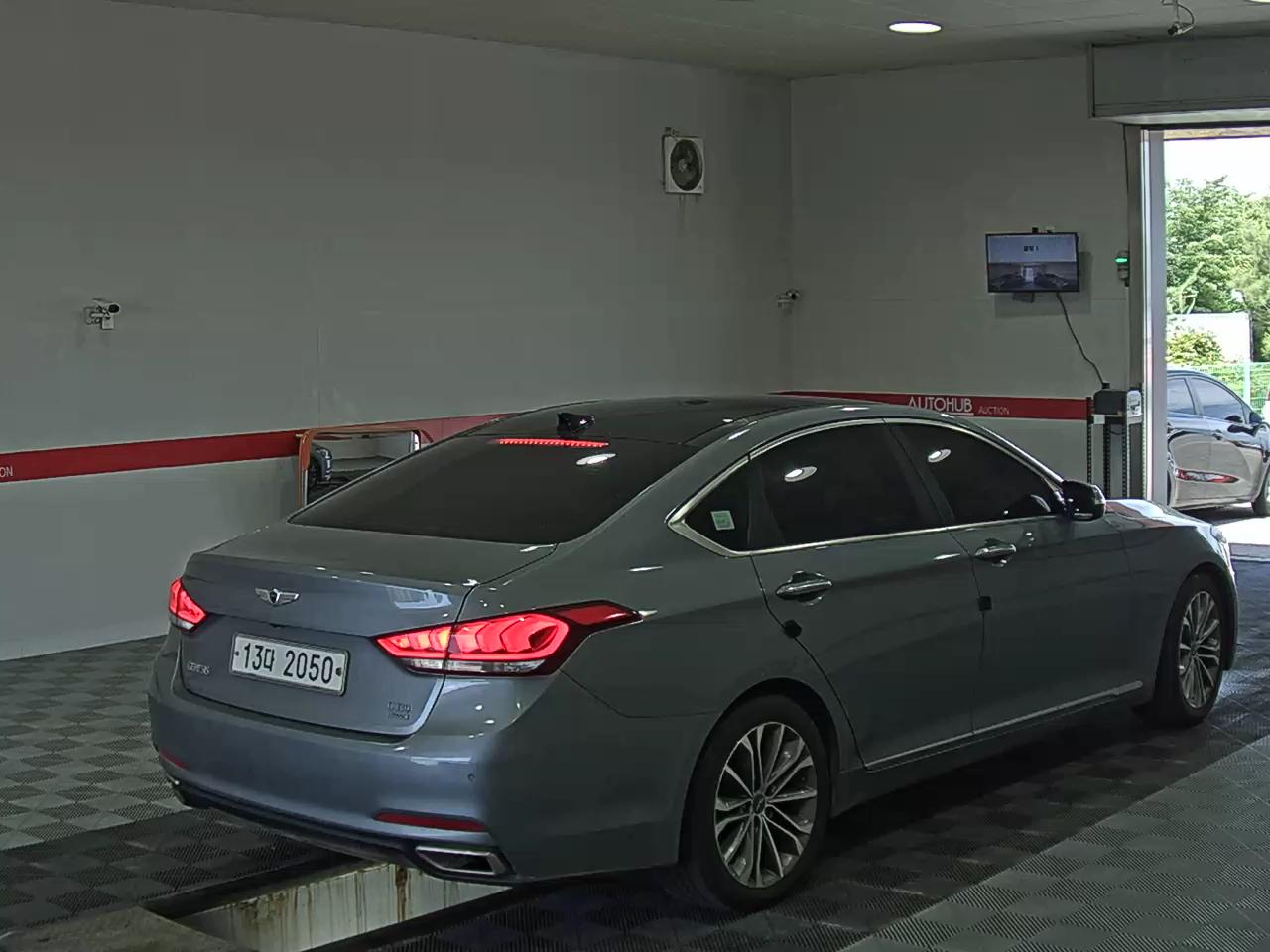 2014 - hyundai g330