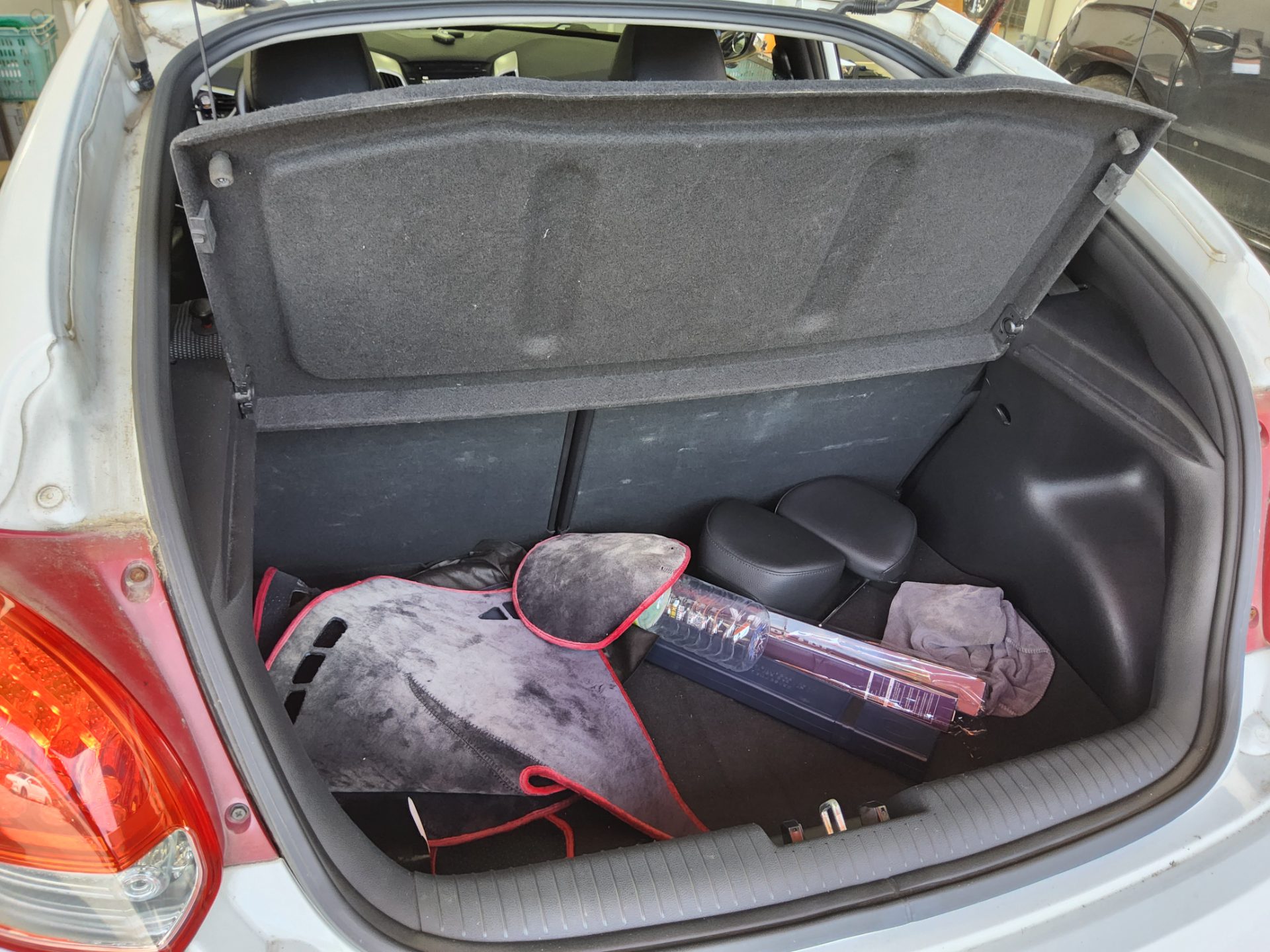2012 - hyundai veloster