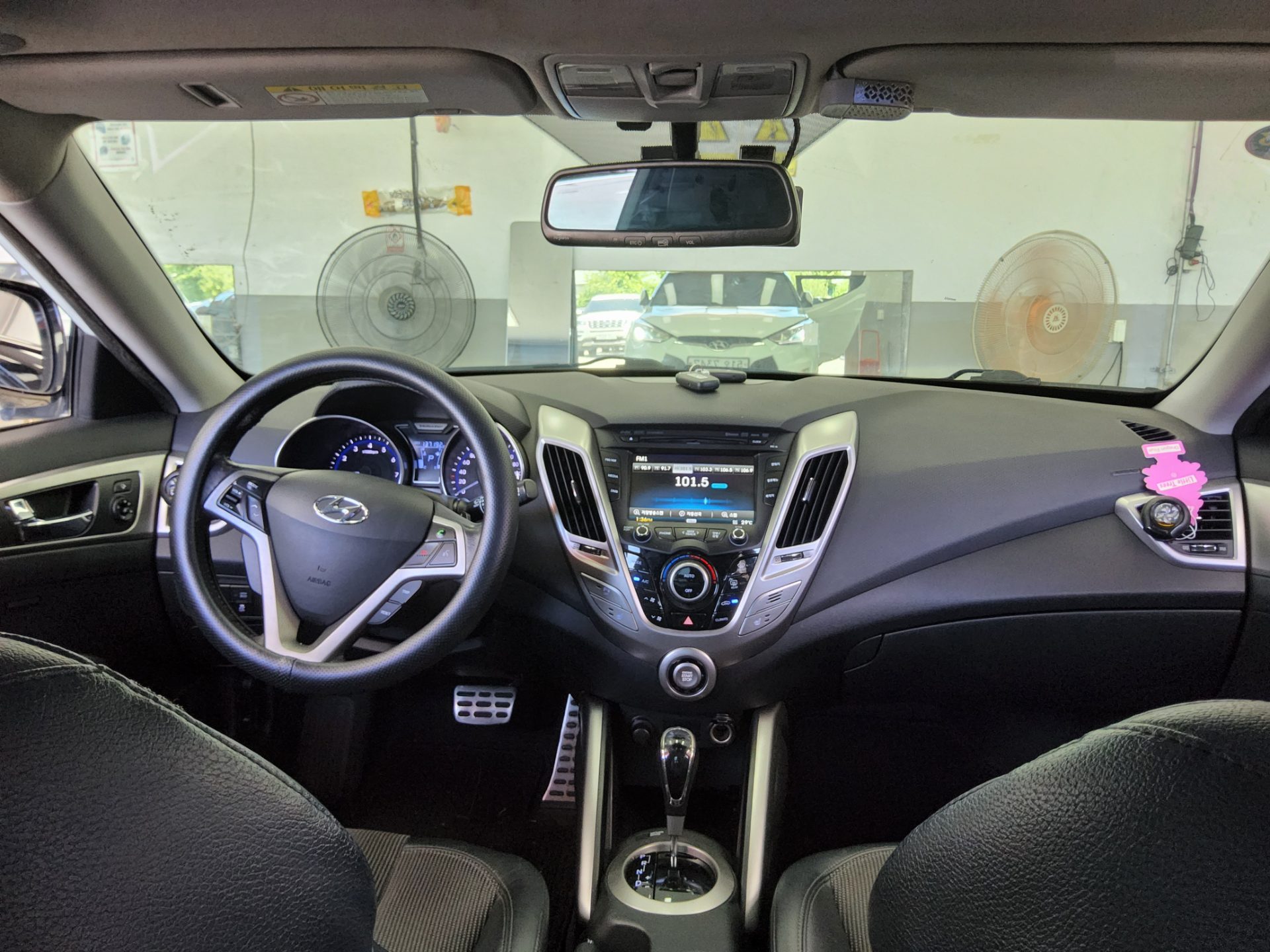2012 - hyundai veloster