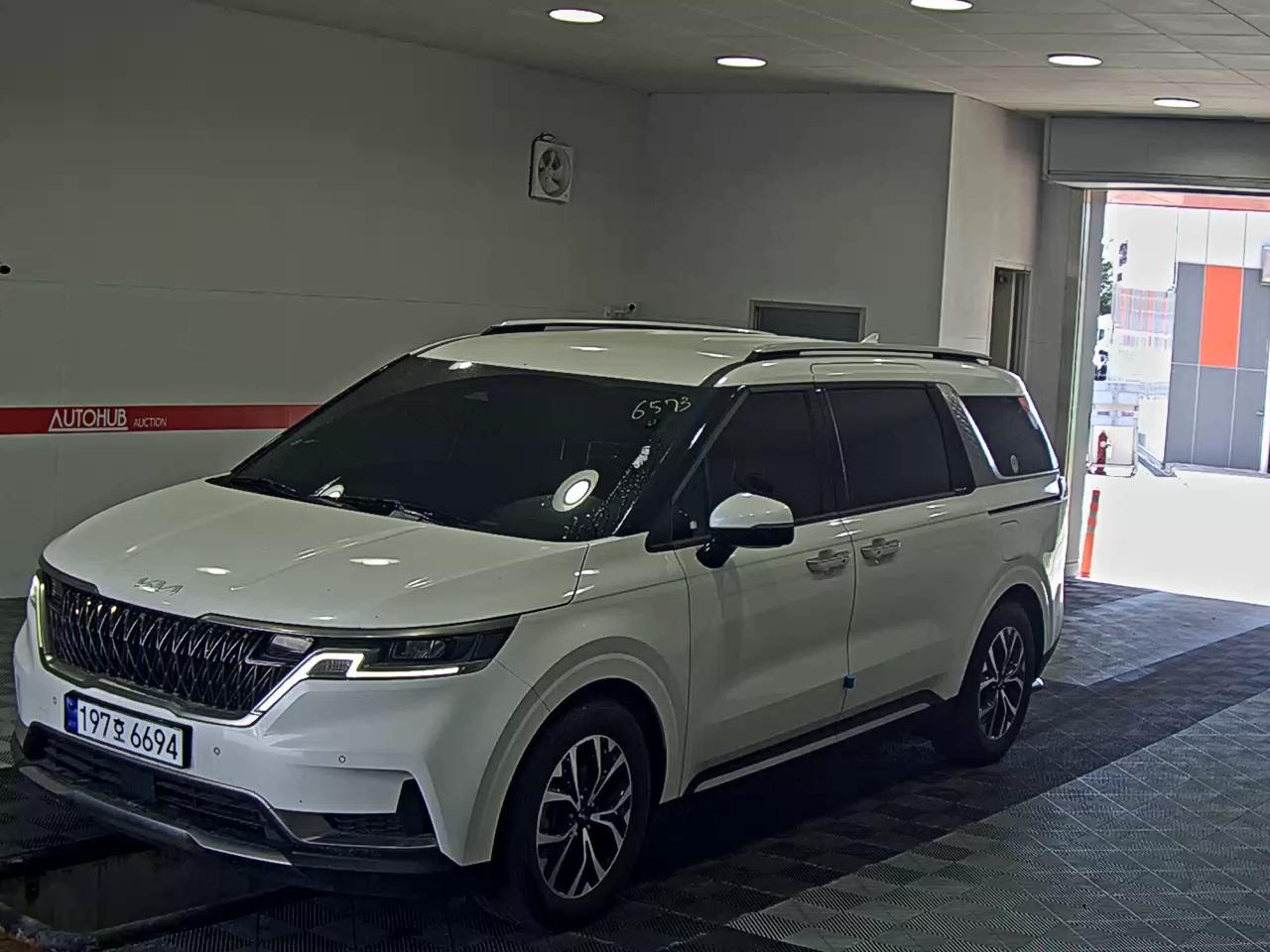 2022 - kia carnival