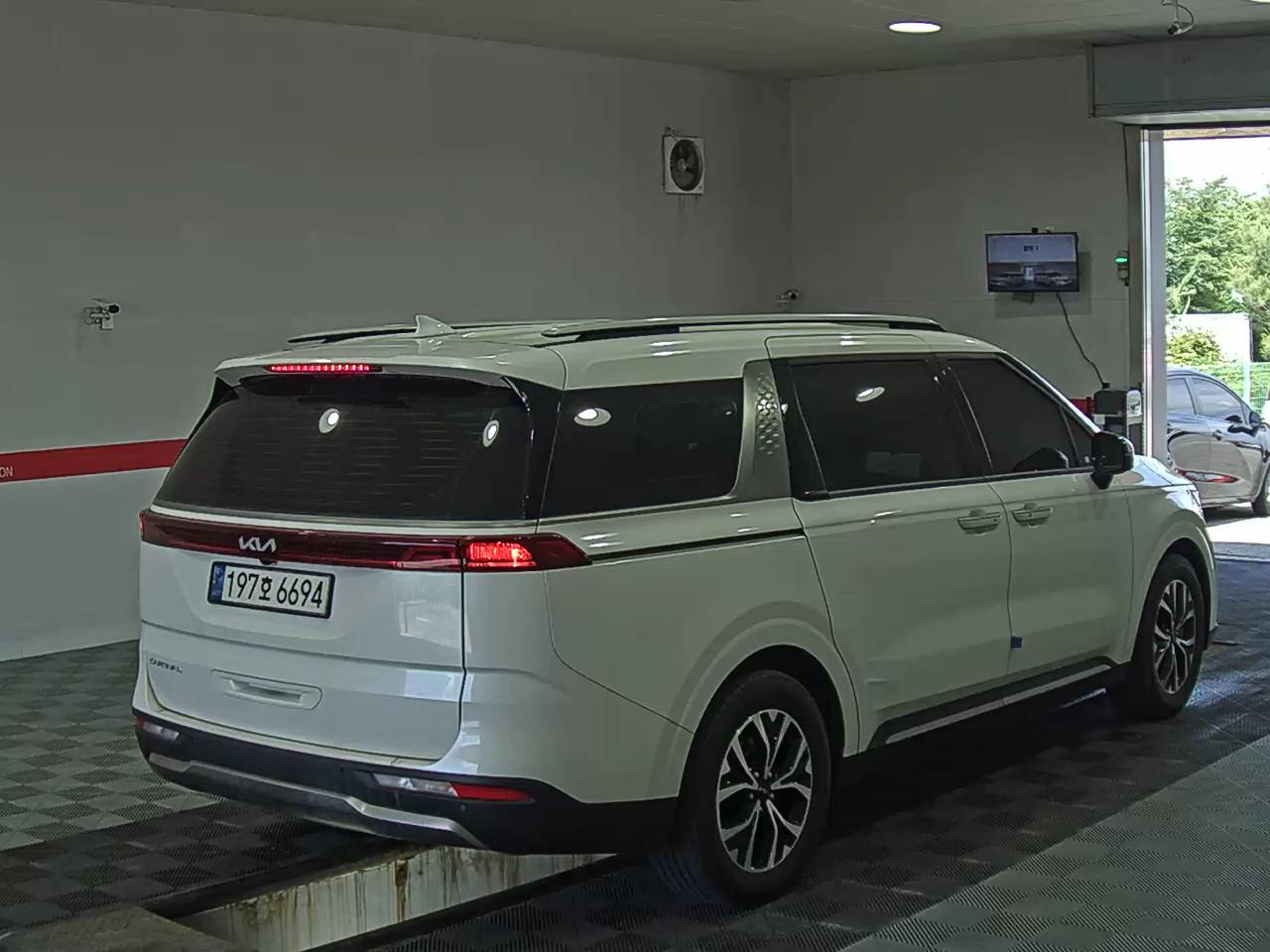 2022 - kia carnival