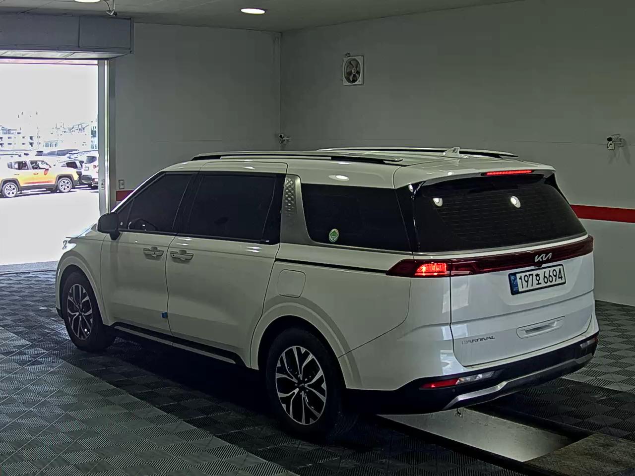 2022 - kia carnival