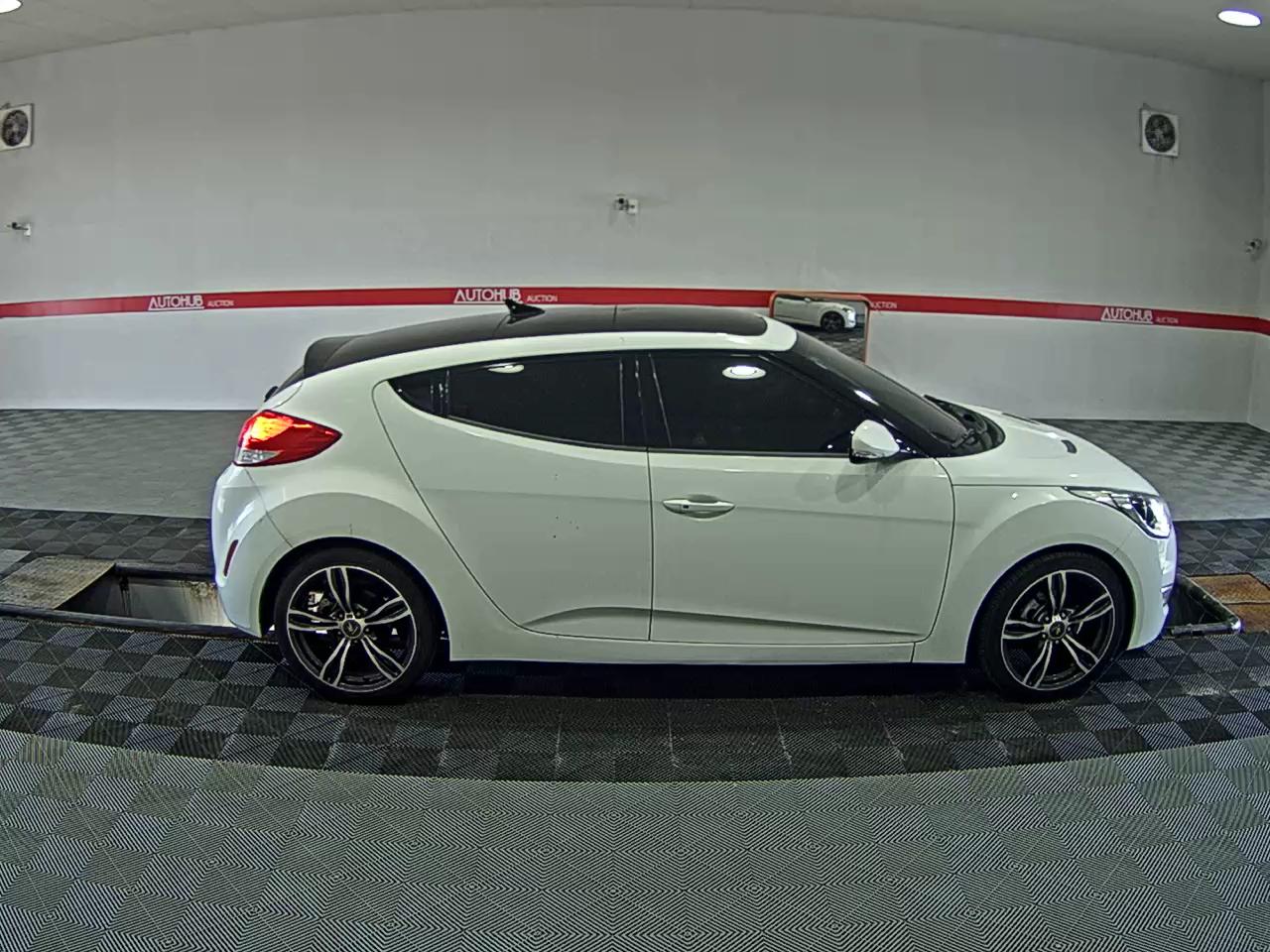 2012 - hyundai veloster