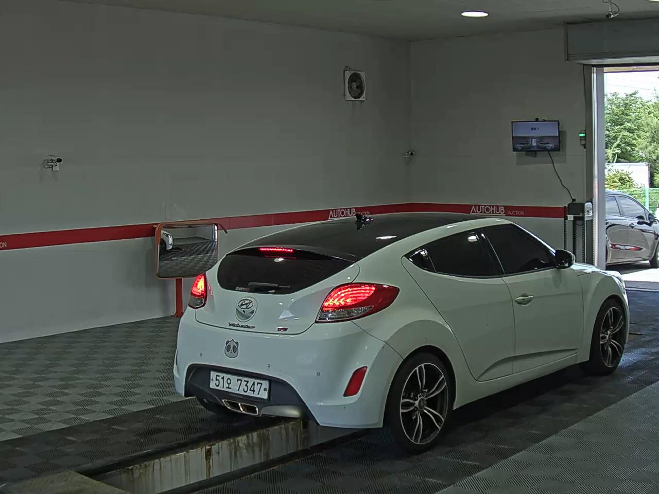2012 - hyundai veloster