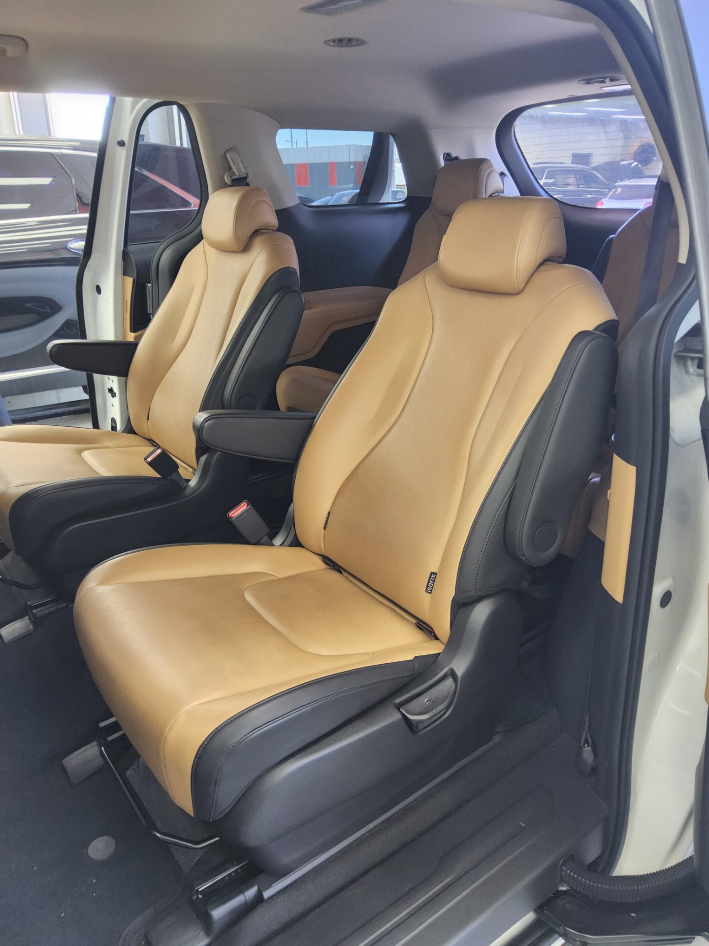 2023 - kia carnival