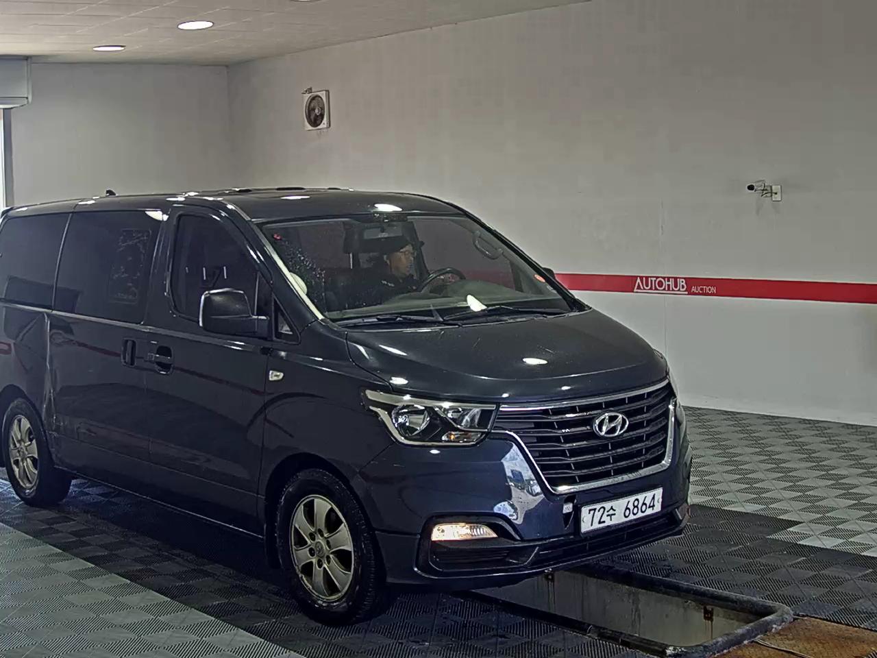 2018 - hyundai grand starex