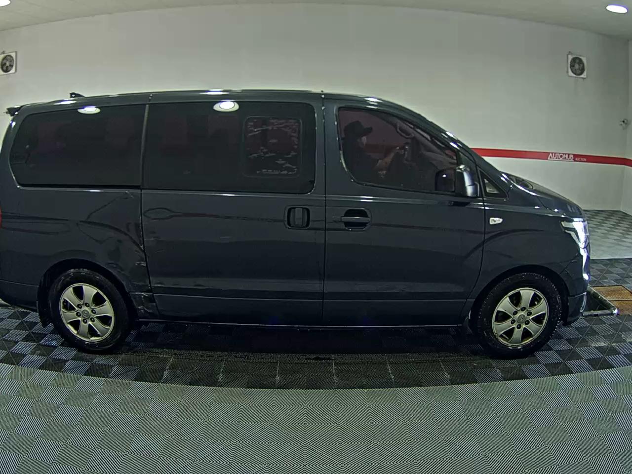 2018 - hyundai grand starex
