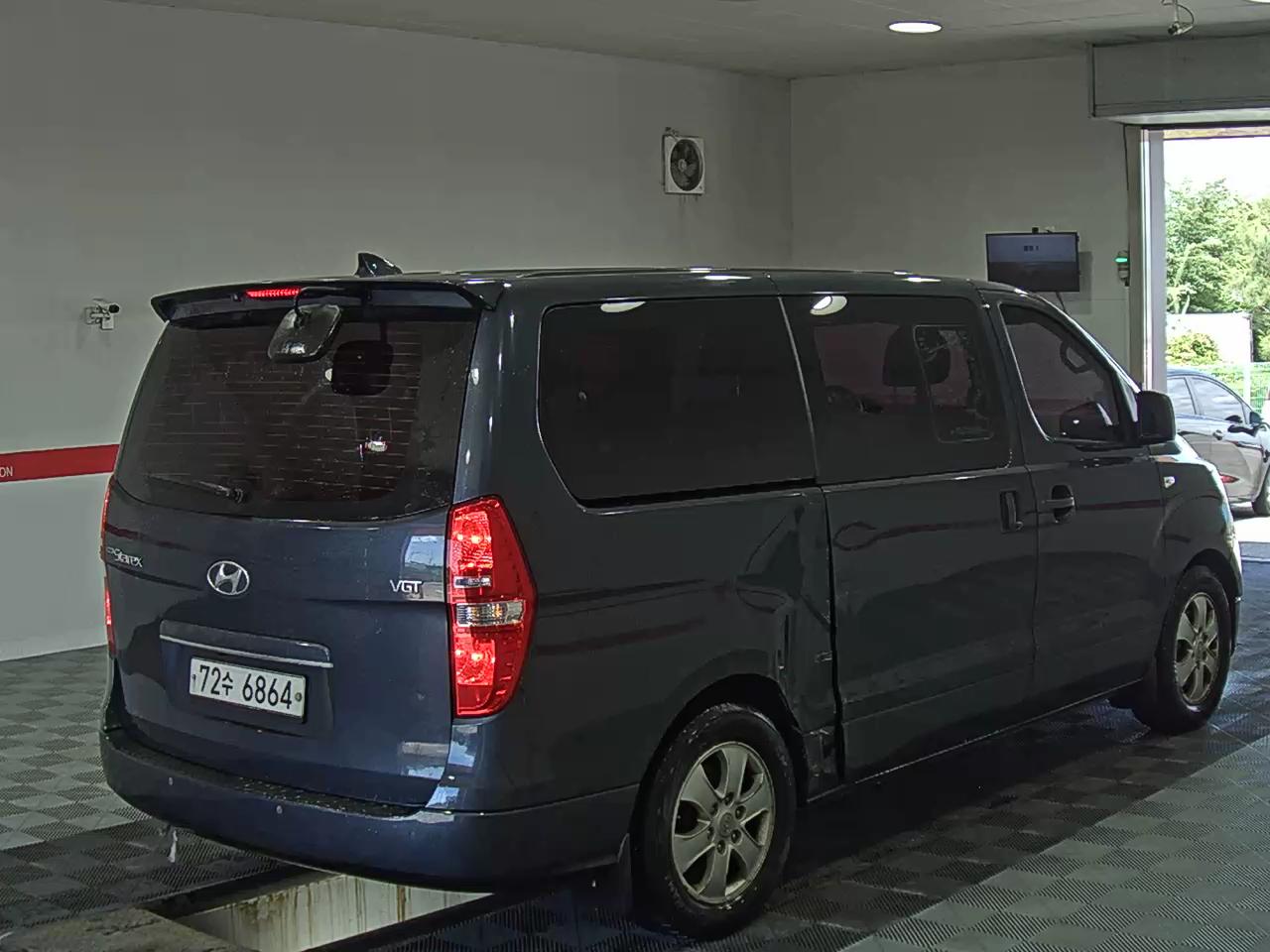 2018 - hyundai grand starex