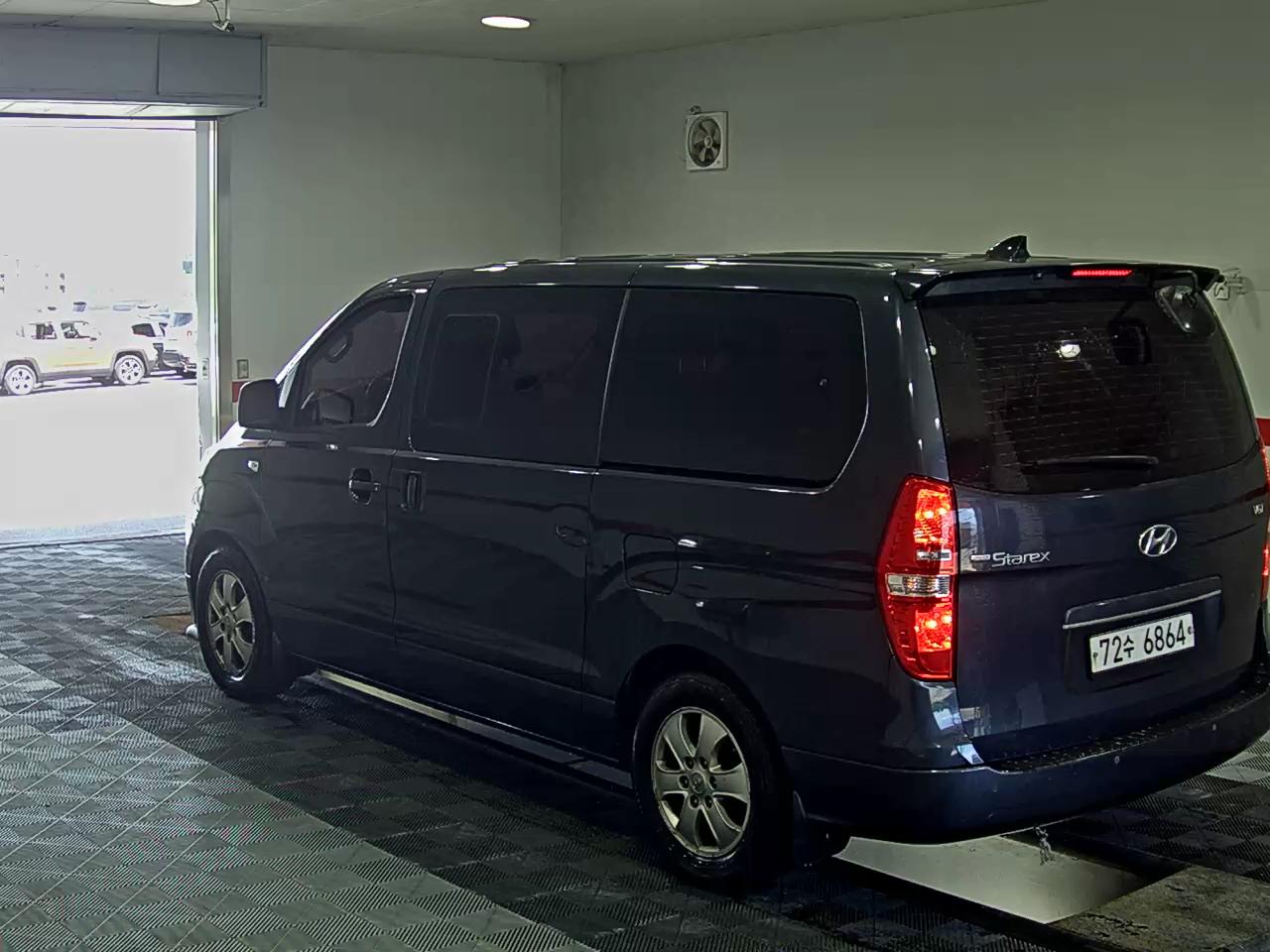 2018 - hyundai grand starex