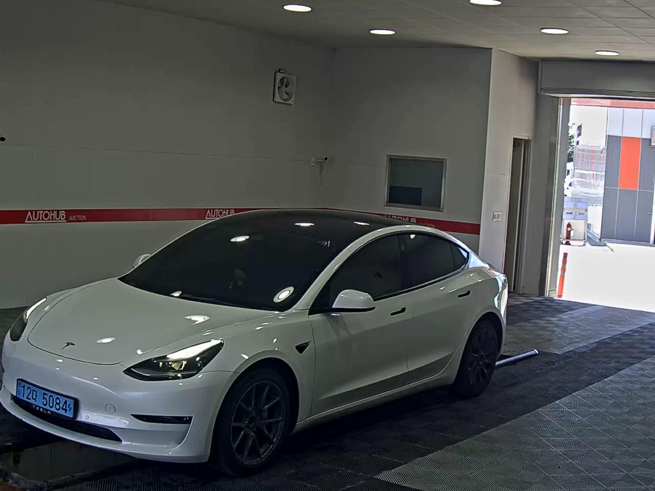TESLA MODEL 3 RANGE