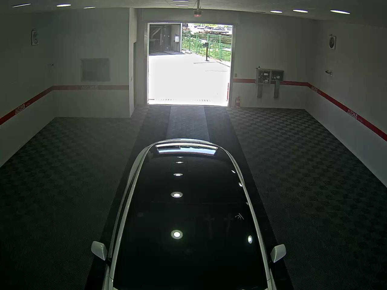 2022 - tesla model 3