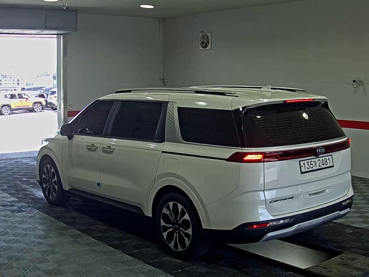 2021 - kia carnival