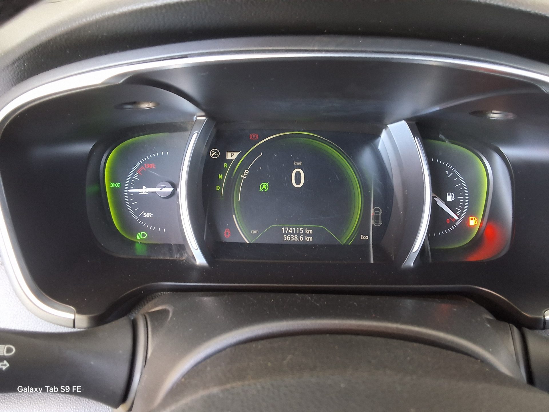 2016 - renault sm6