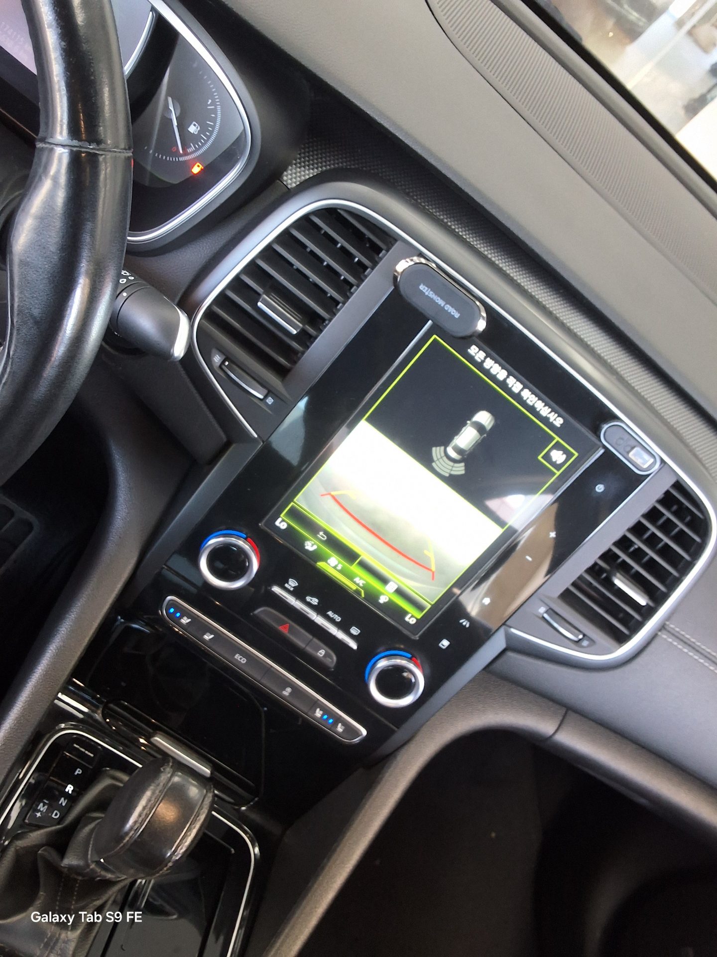 2016 - renault sm6