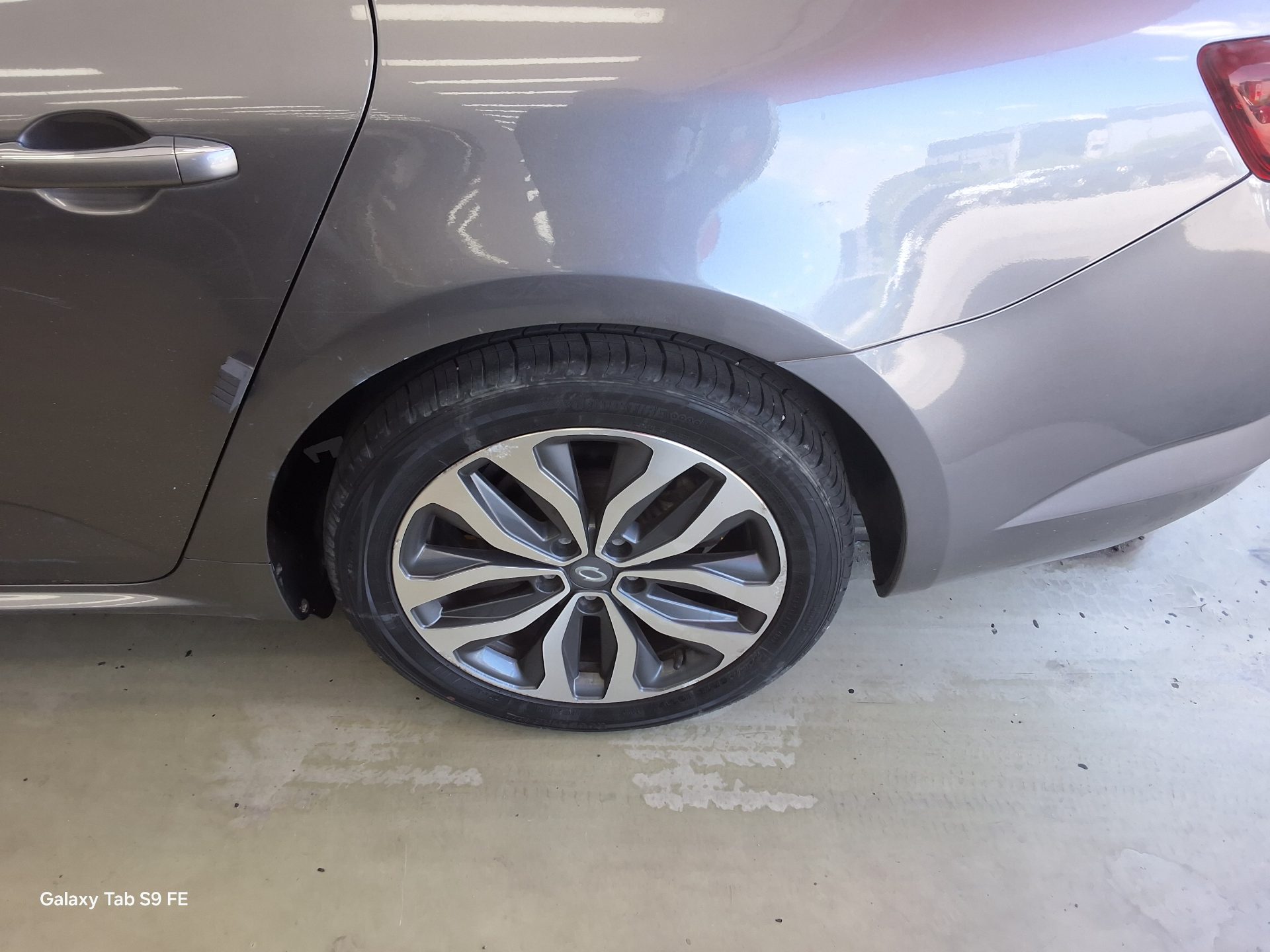 2016 - renault sm6