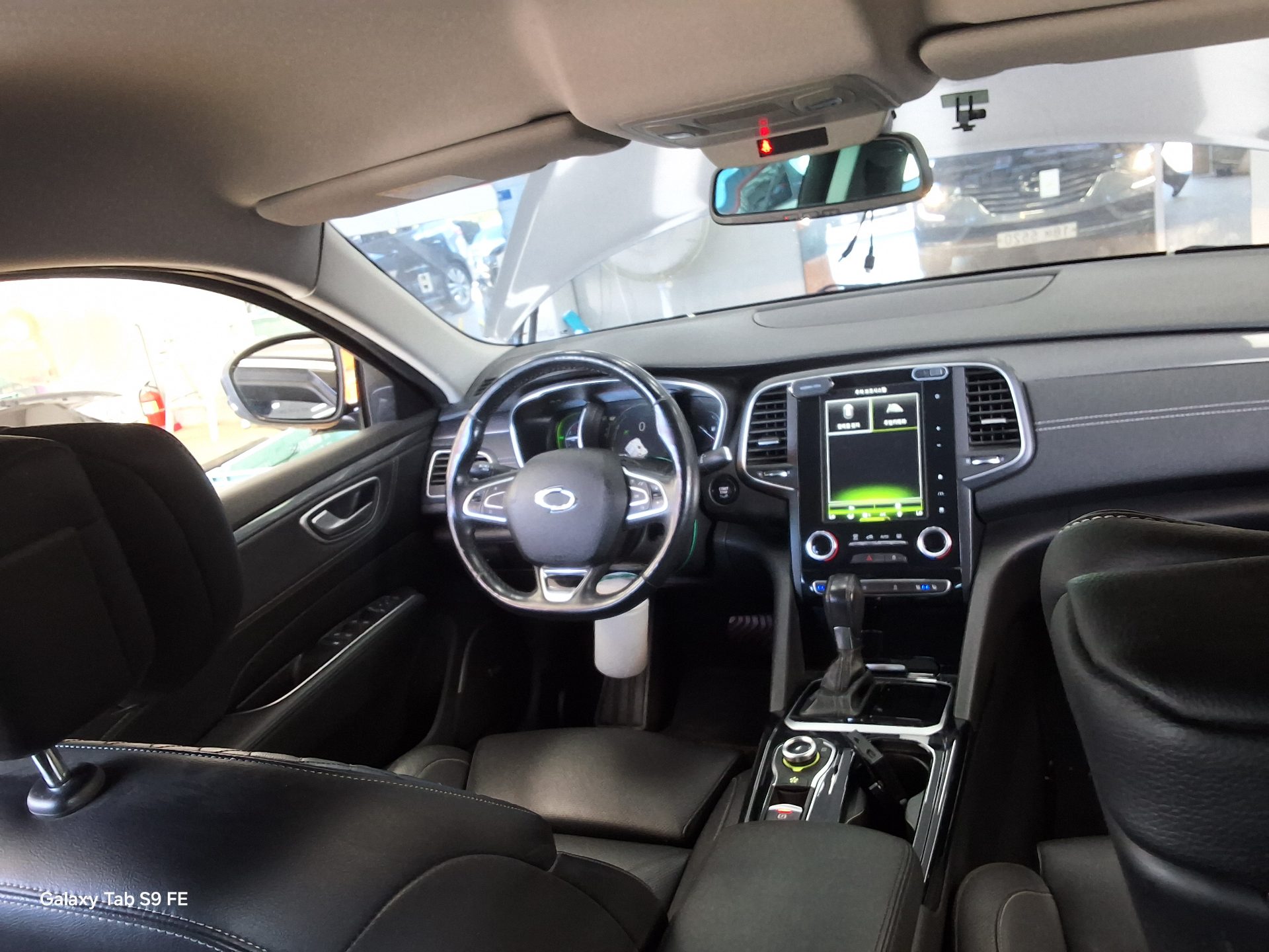 2016 - renault sm6