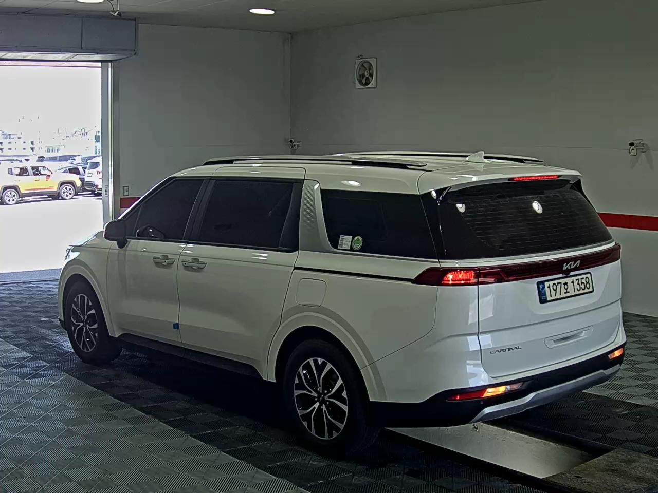 2023 - kia carnival