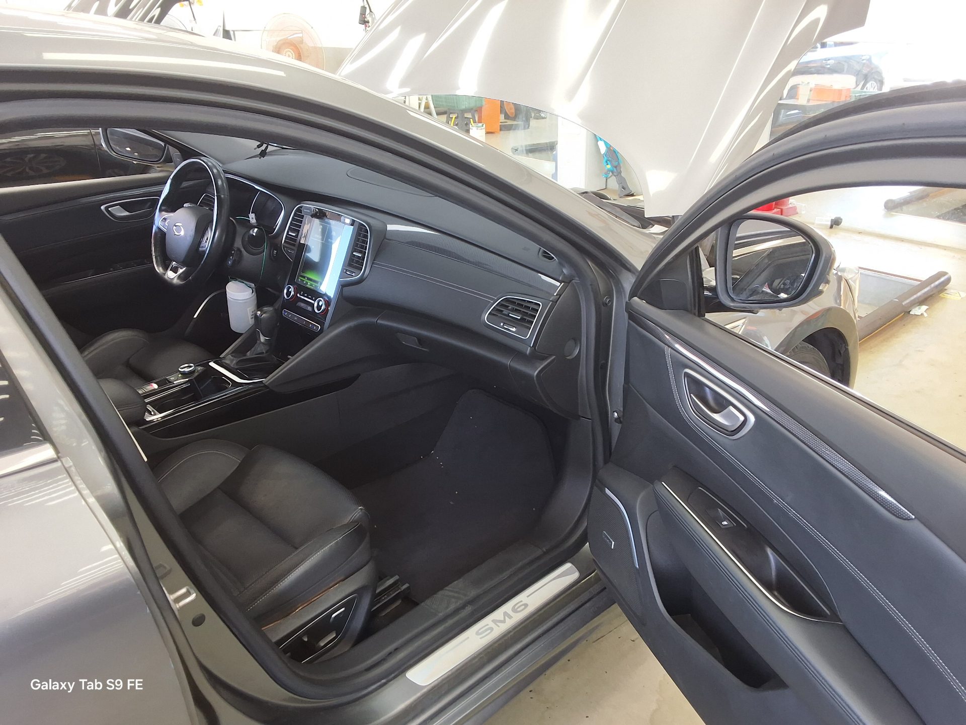 2016 - renault sm6