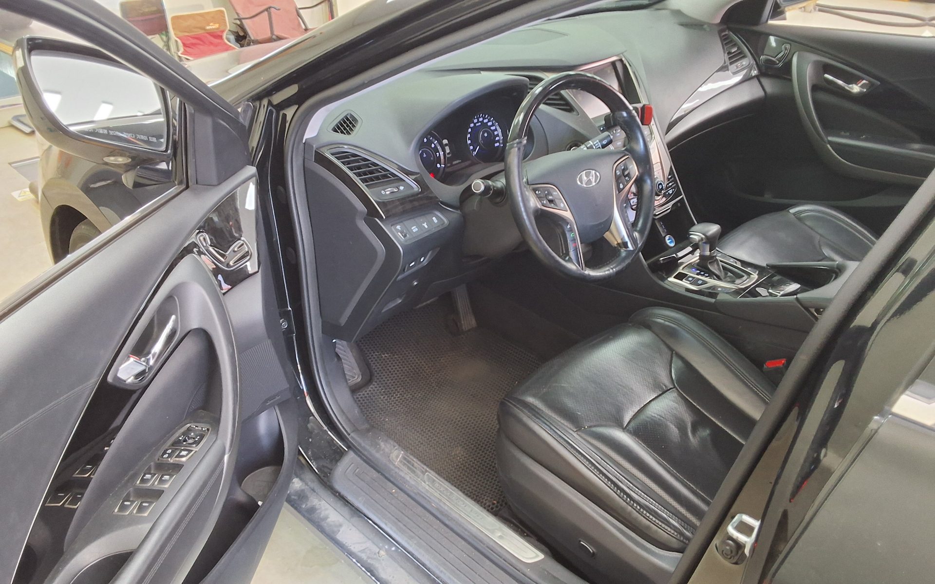 2012 - hyundai grandeur