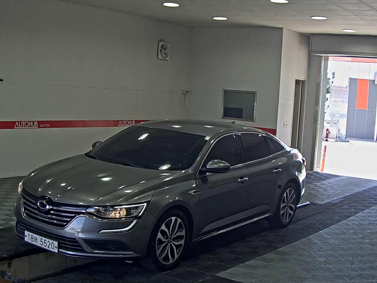 2016 - renault sm6