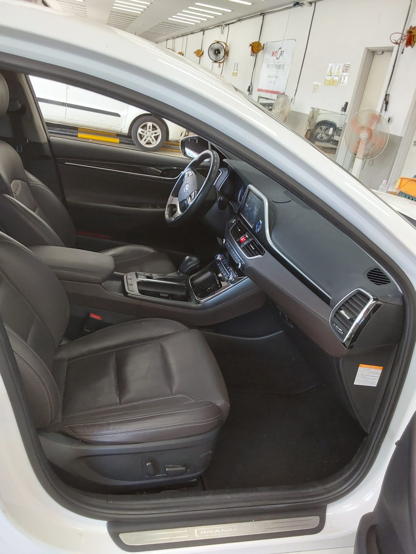 2018 - hyundai grandeur