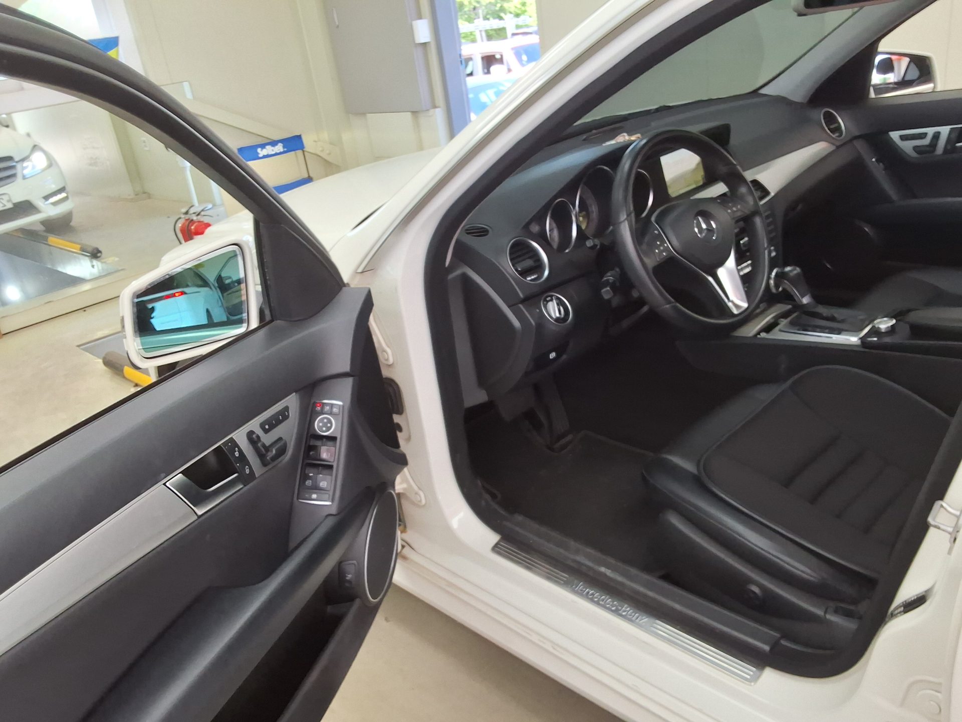 2012 - mercedes-benz c220