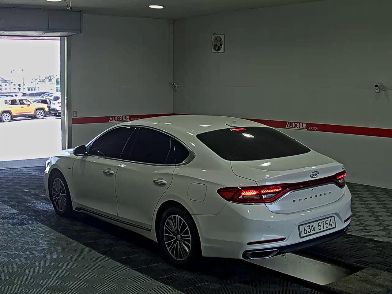 2018 - hyundai grandeur