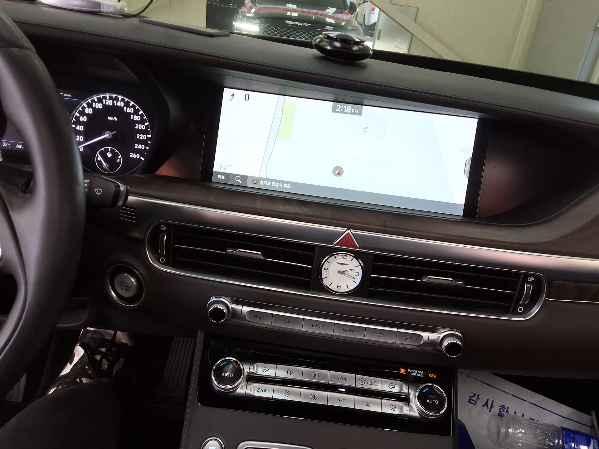 2021 - genesis g90