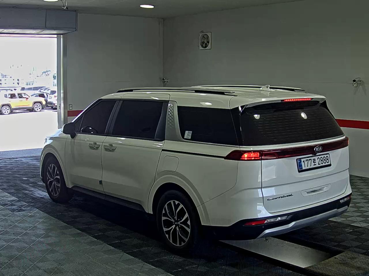 2021 - kia carnival