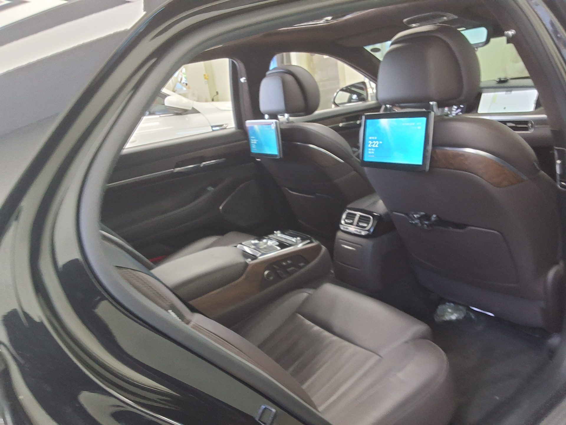2021 - genesis g90