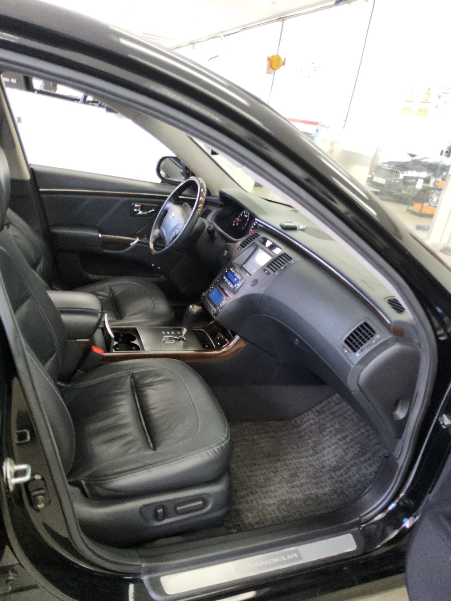 2011 - hyundai grandeur