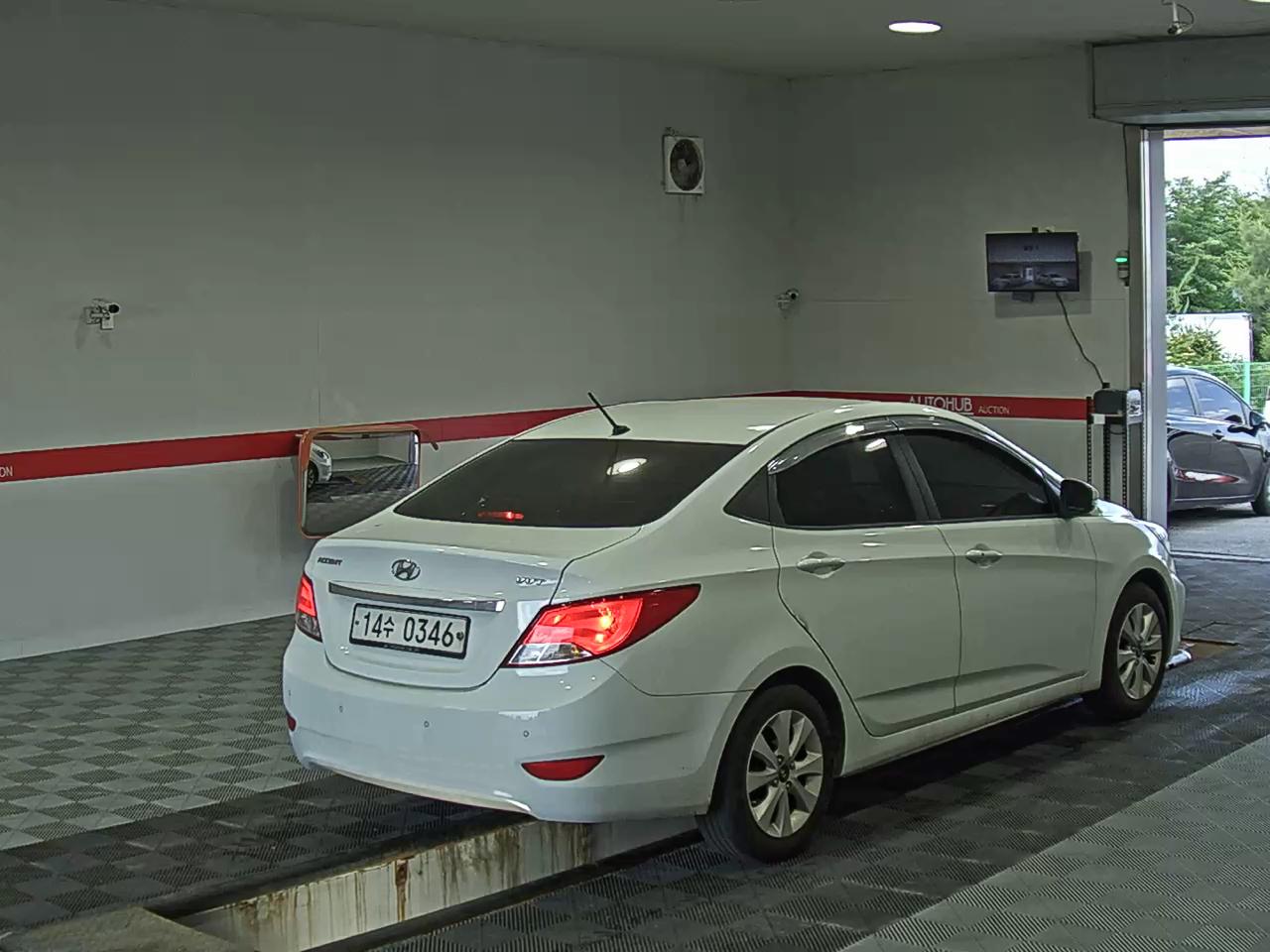 2017 - hyundai accent